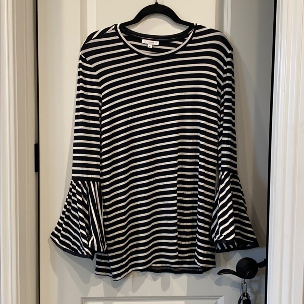 Bell sleeve top
